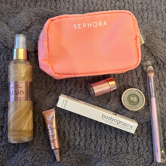 Makeup Bundle - Picture 2 of 13